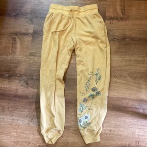 Cottage core yellow flower sweatpants fairy grudge XS Zoe+Liv sweatpants